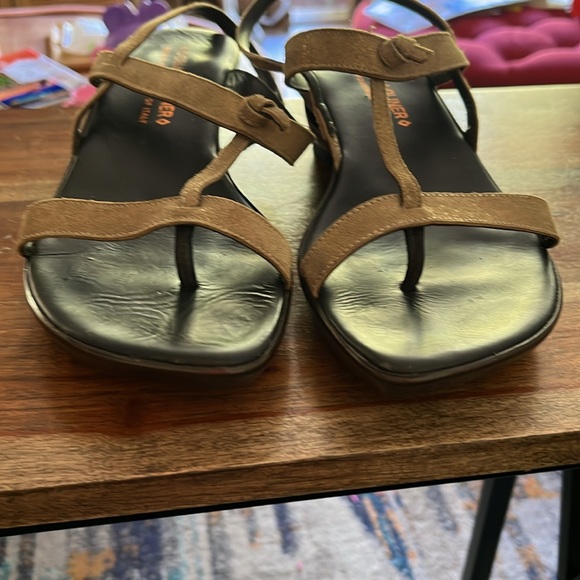 Donald J Pliner Women’s CISSO Sandals -Gold Metallic Size 8 - Picture 6 of 8